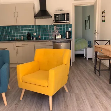 Petit Centre Chez Art & Hasards Apartment *